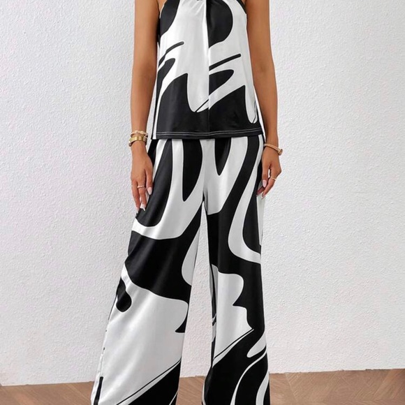Graphic Print Halter Top & Wide Leg Pants Suit *NEW* - Picture 3 of 5